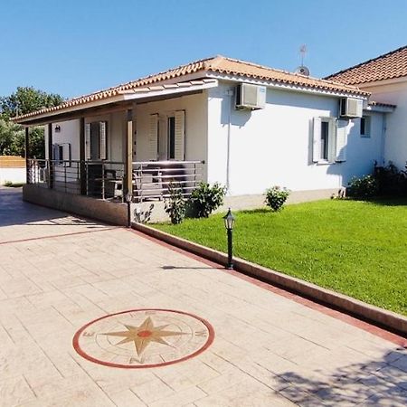 Villa Yakinthi Amoudi Exterior foto