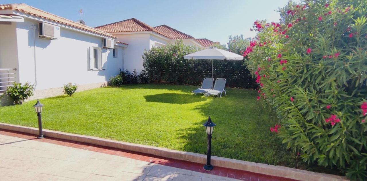 Villa Yakinthi Amoudi Exterior foto