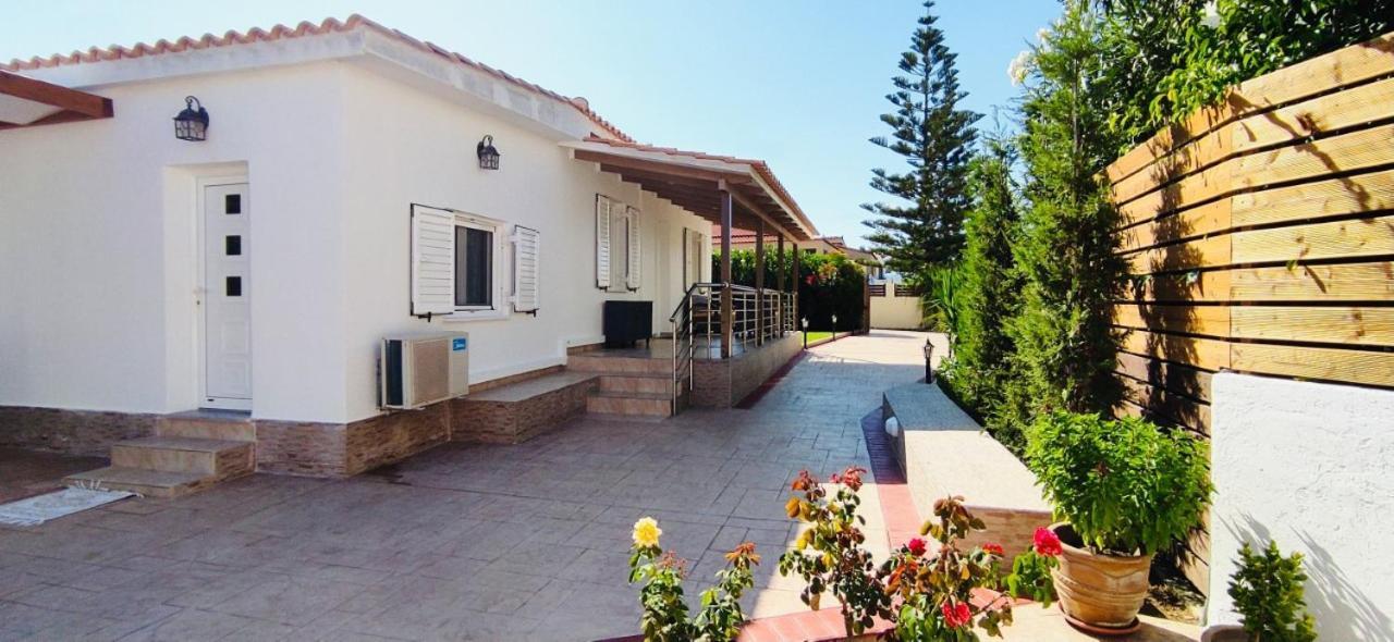 Villa Yakinthi Amoudi Exterior foto