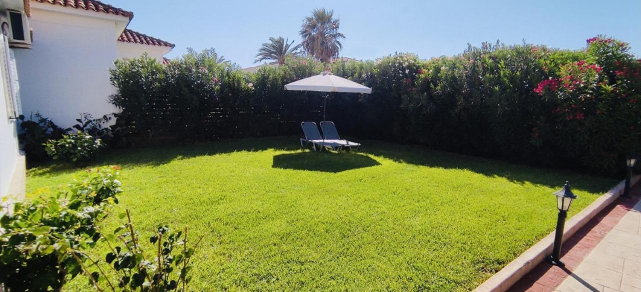 Villa Yakinthi Amoudi Exterior foto