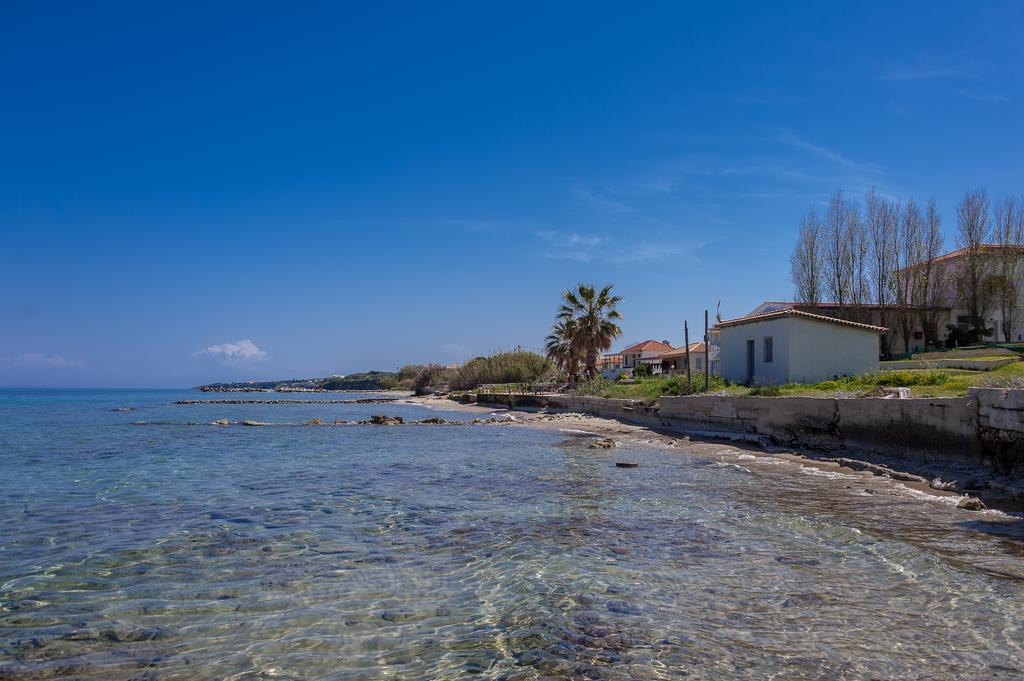 Villa Yakinthi Amoudi Exterior foto